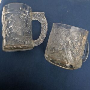 McDonald’s Batman and The Riddler collectible glass mugs w/ textured surface.